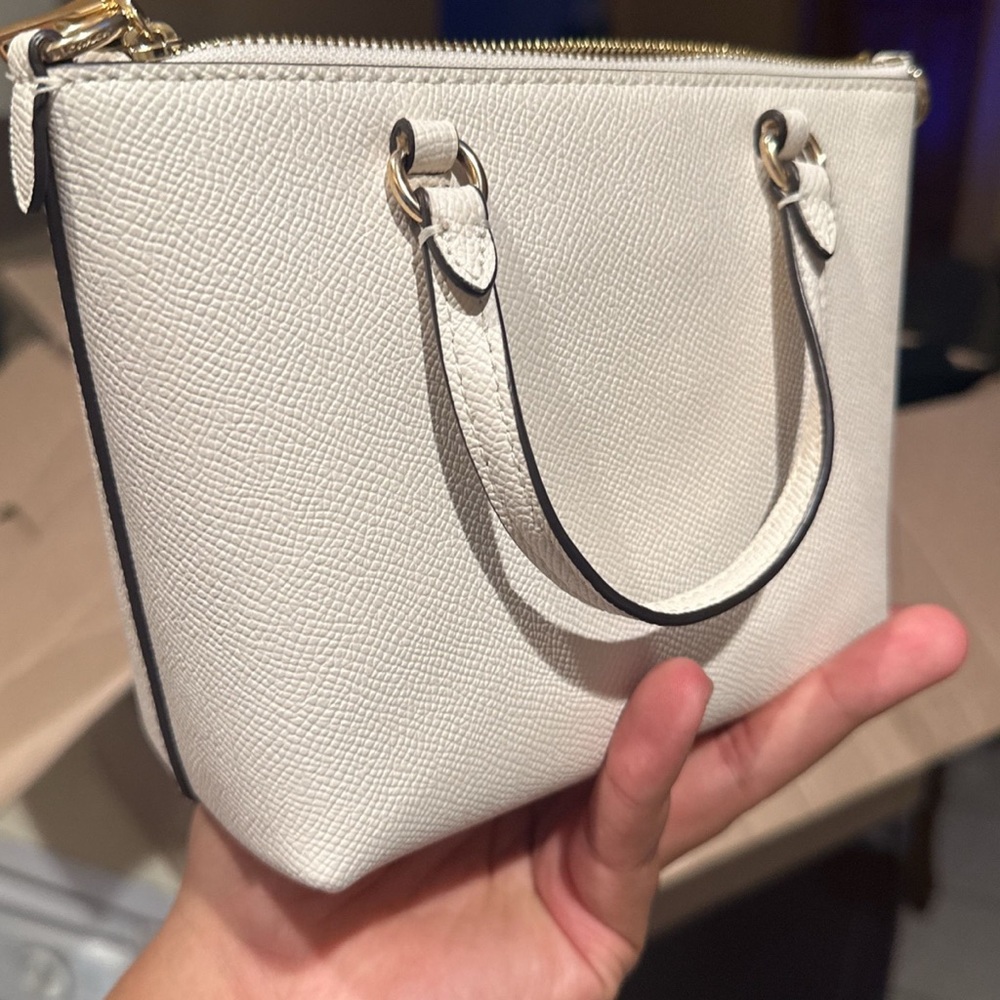 Coach Mini Gallery Tote Chalk - no crossbody strap - Picture 2 of 2